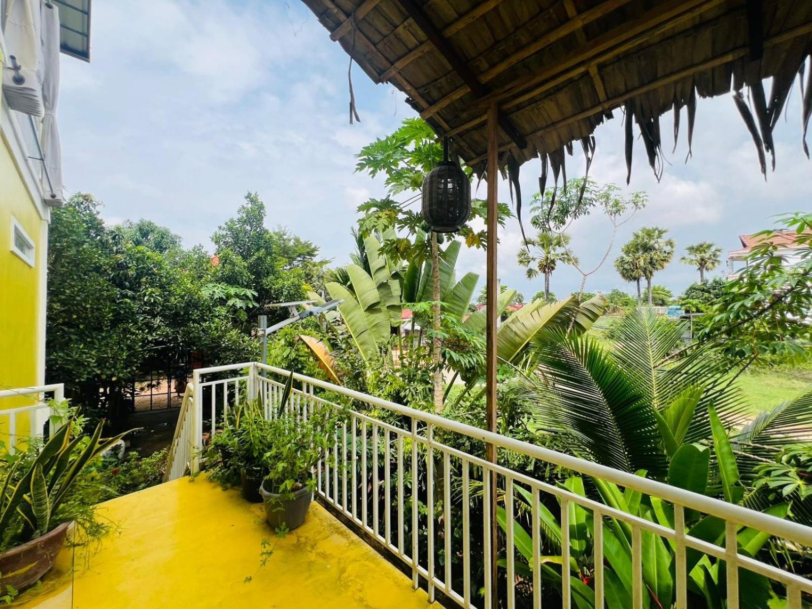 Homestay Yellow Natural House Сіємреап Екстер'єр фото